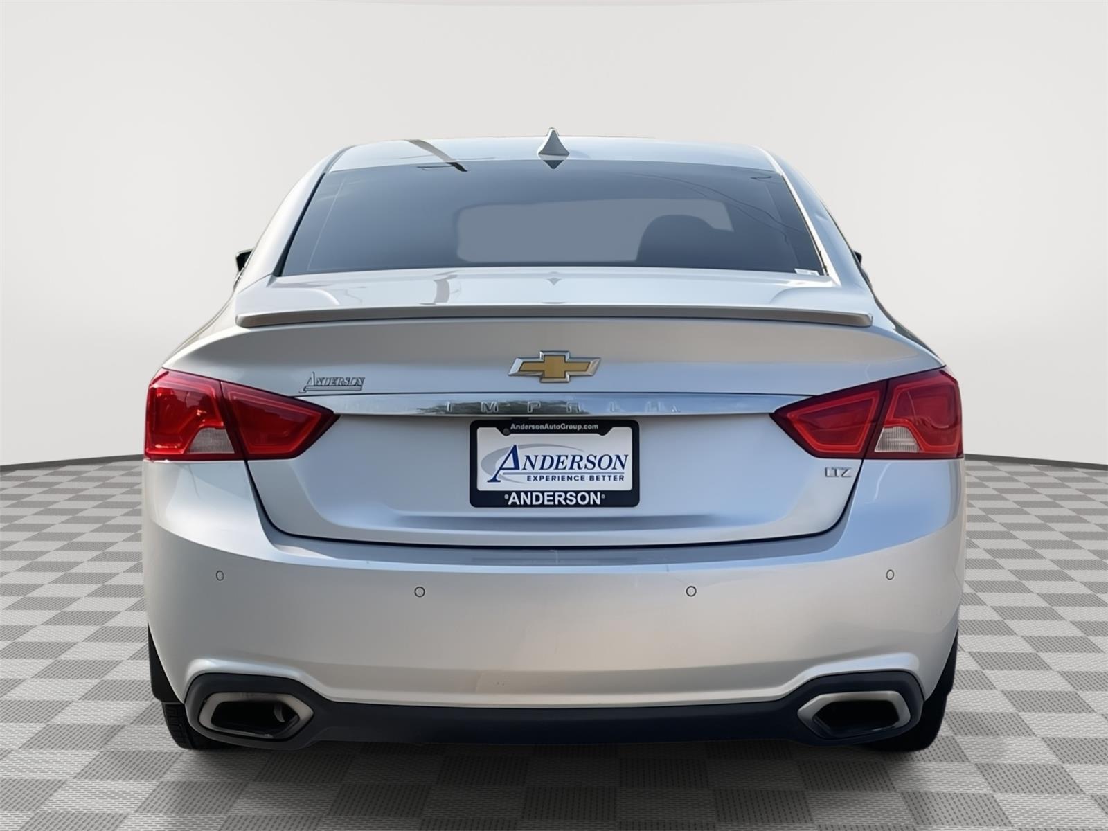 Vehicle photo 8