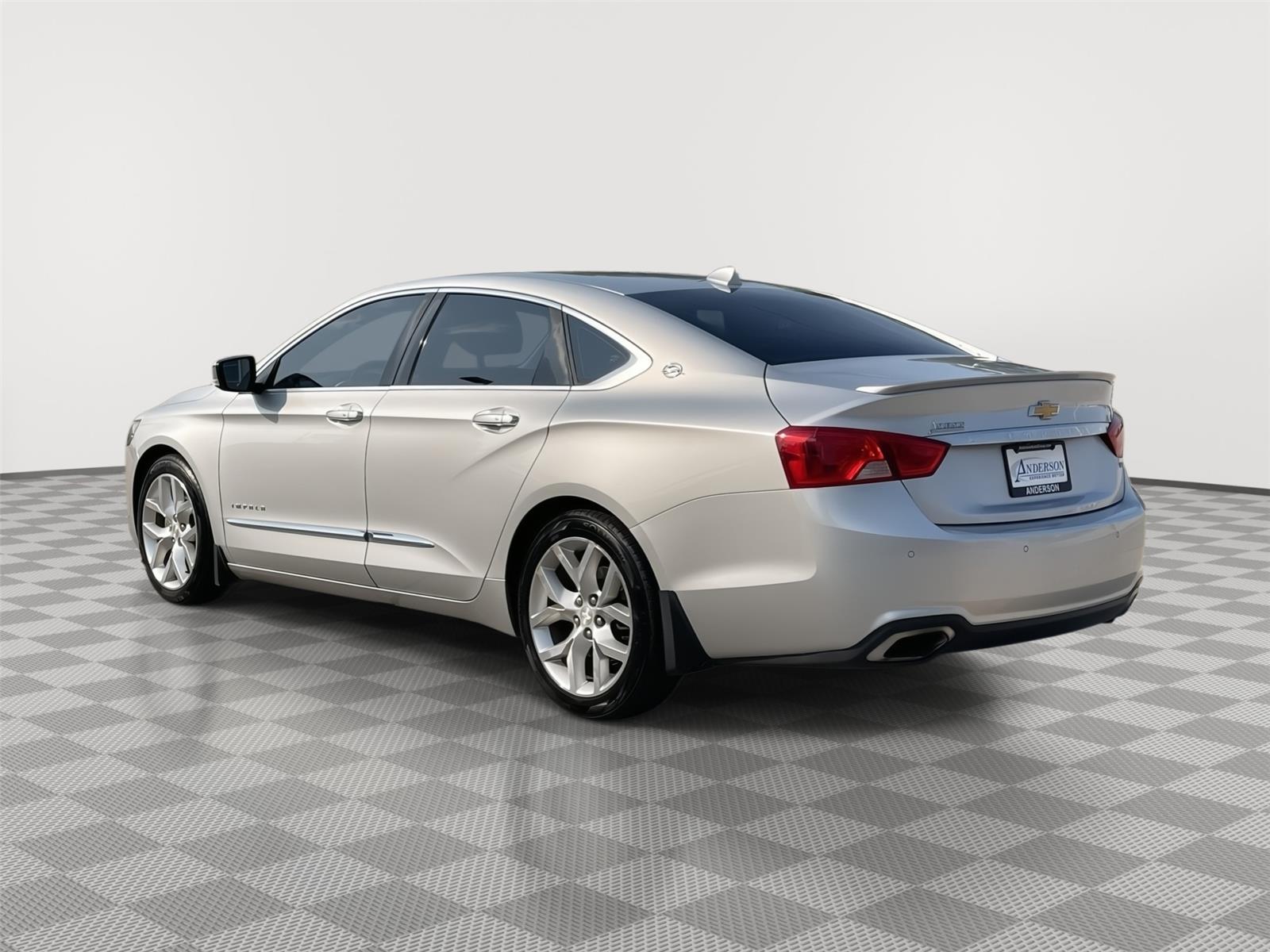Vehicle photo 9