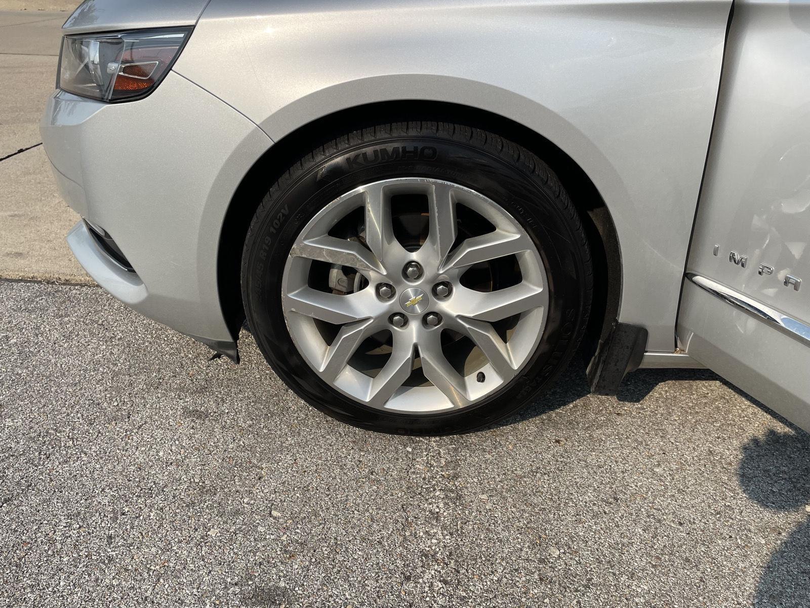 Vehicle photo 10