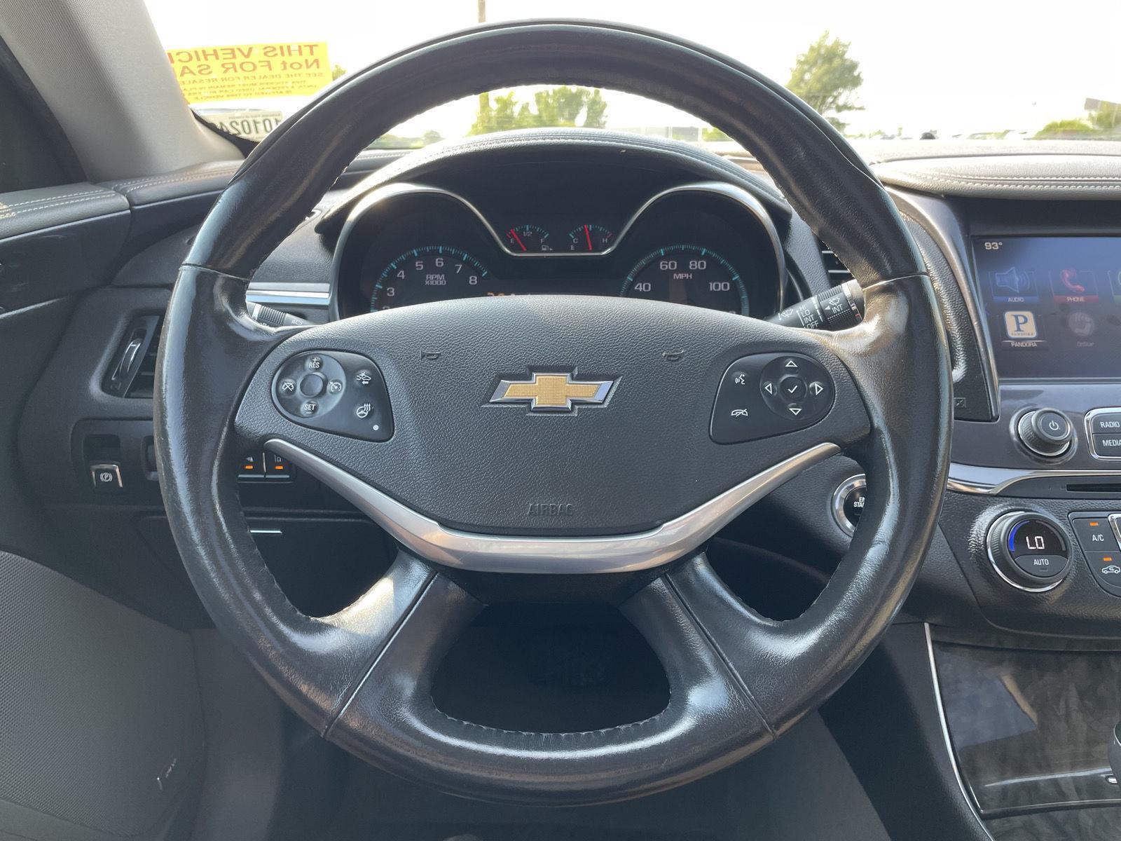 Vehicle photo 12