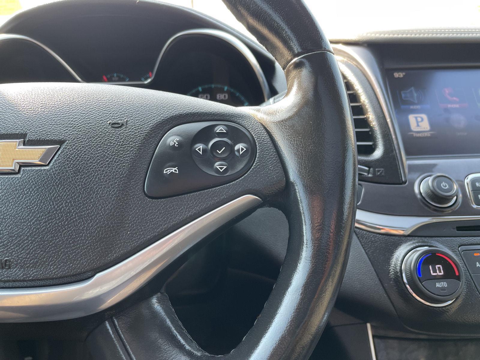 Vehicle photo 14