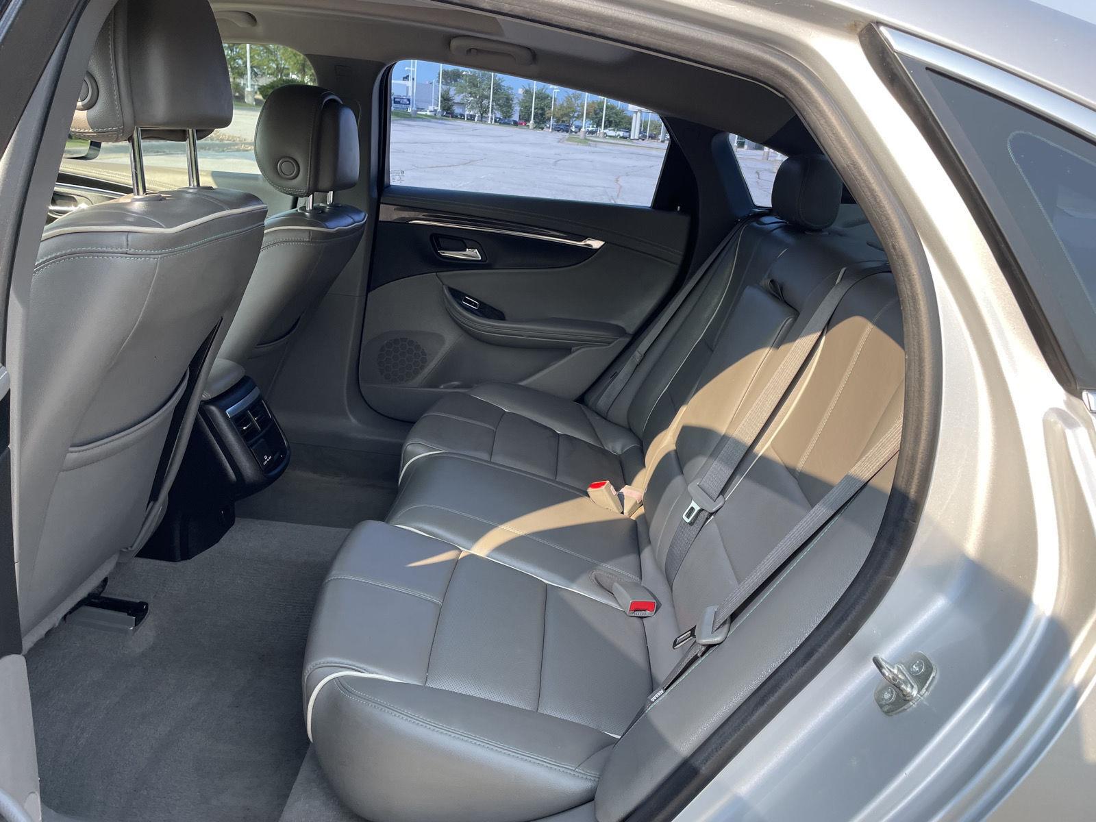 Vehicle photo 20