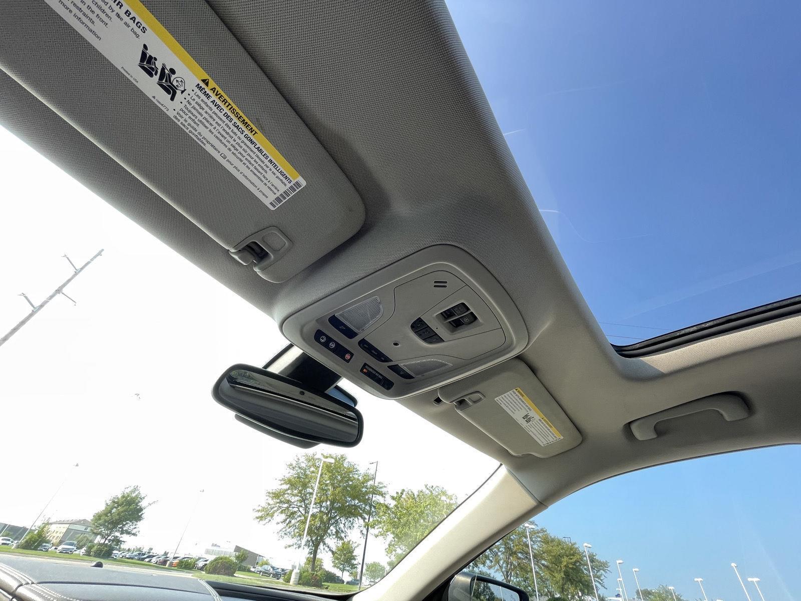 Vehicle photo 21