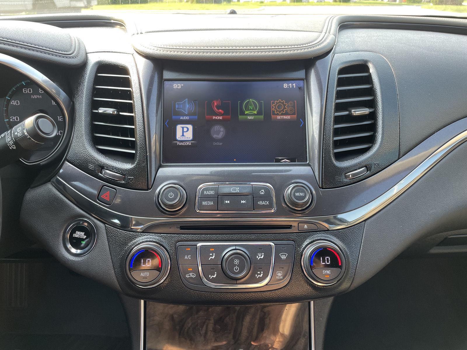 Vehicle photo 23