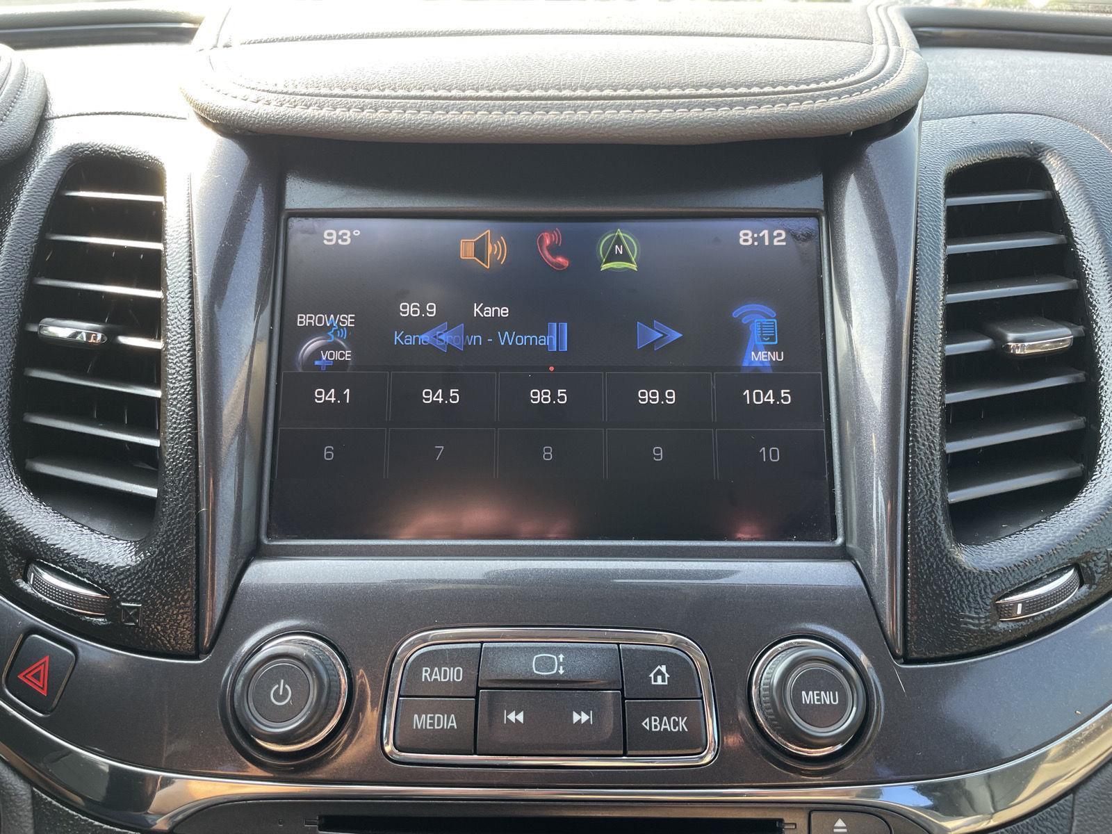 Vehicle photo 26