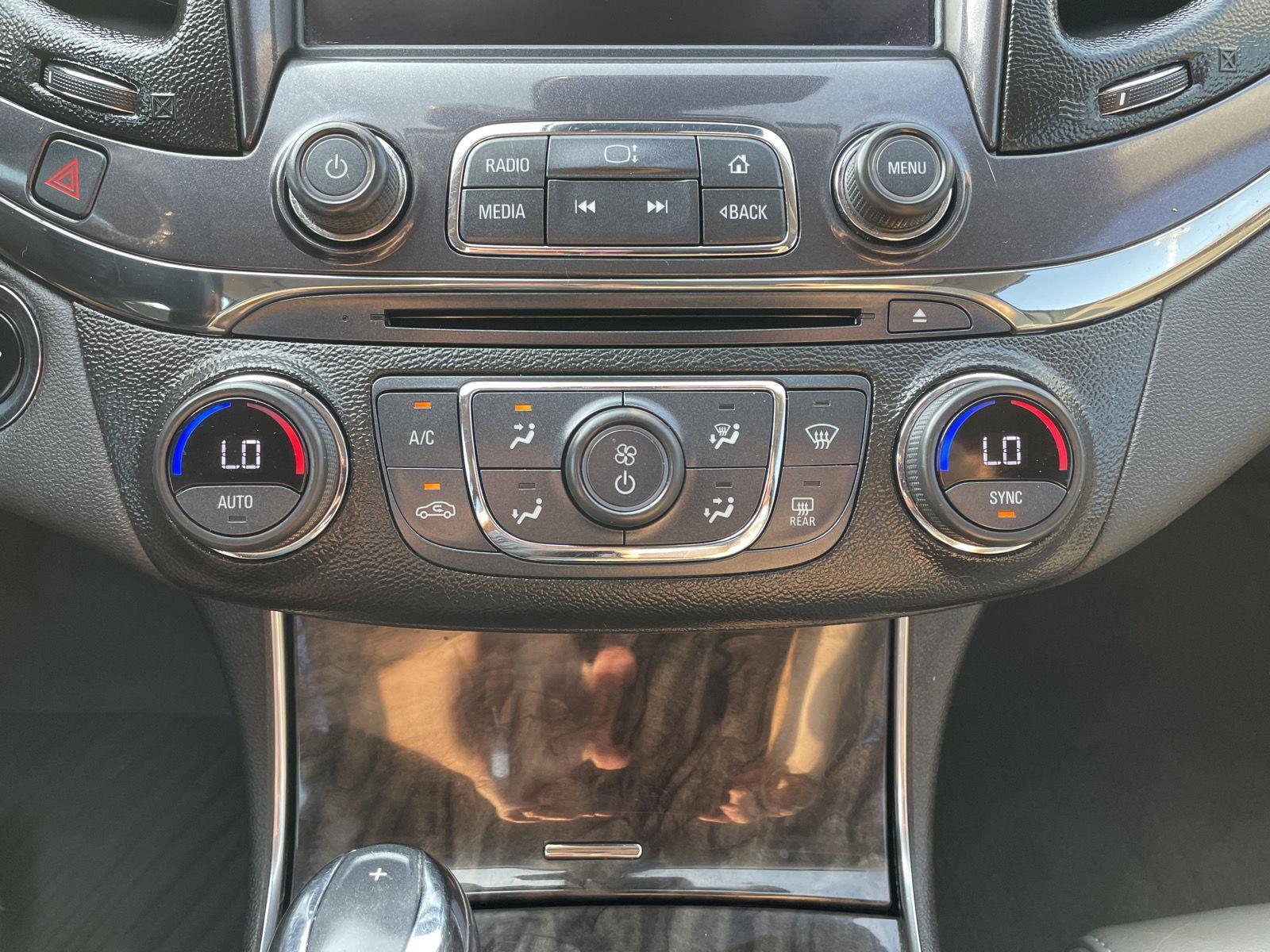 Vehicle photo 27