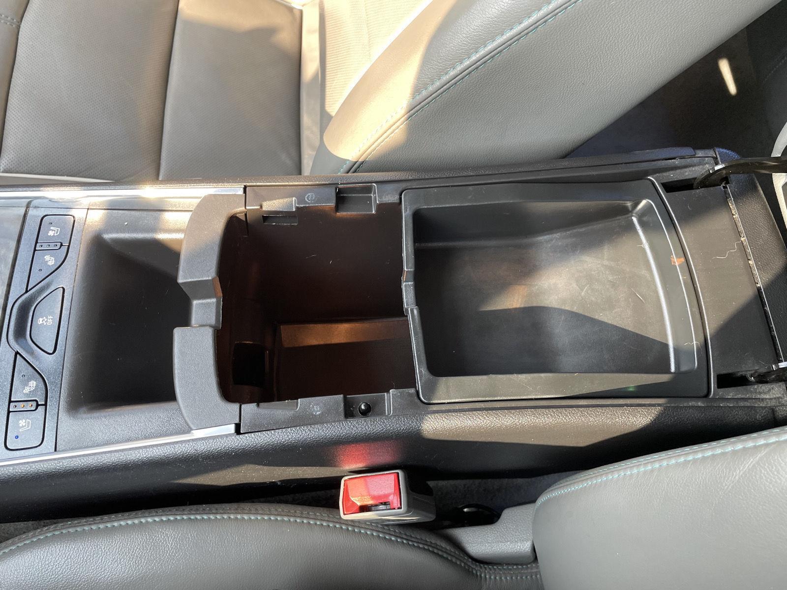 Vehicle photo 32