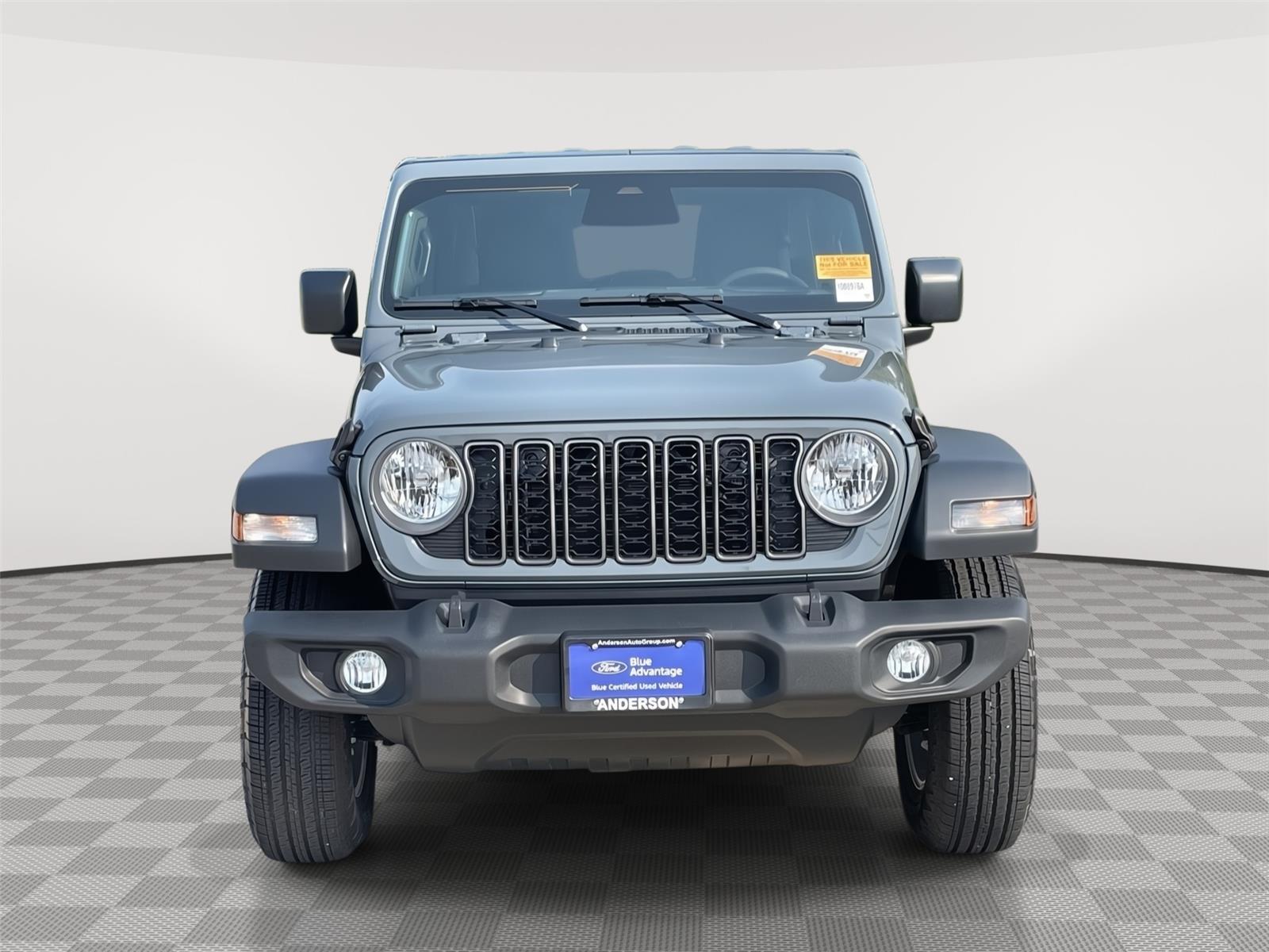 Vehicle photo 4