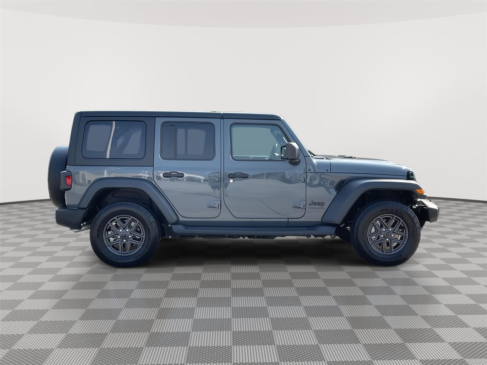 Vehicle photo 6