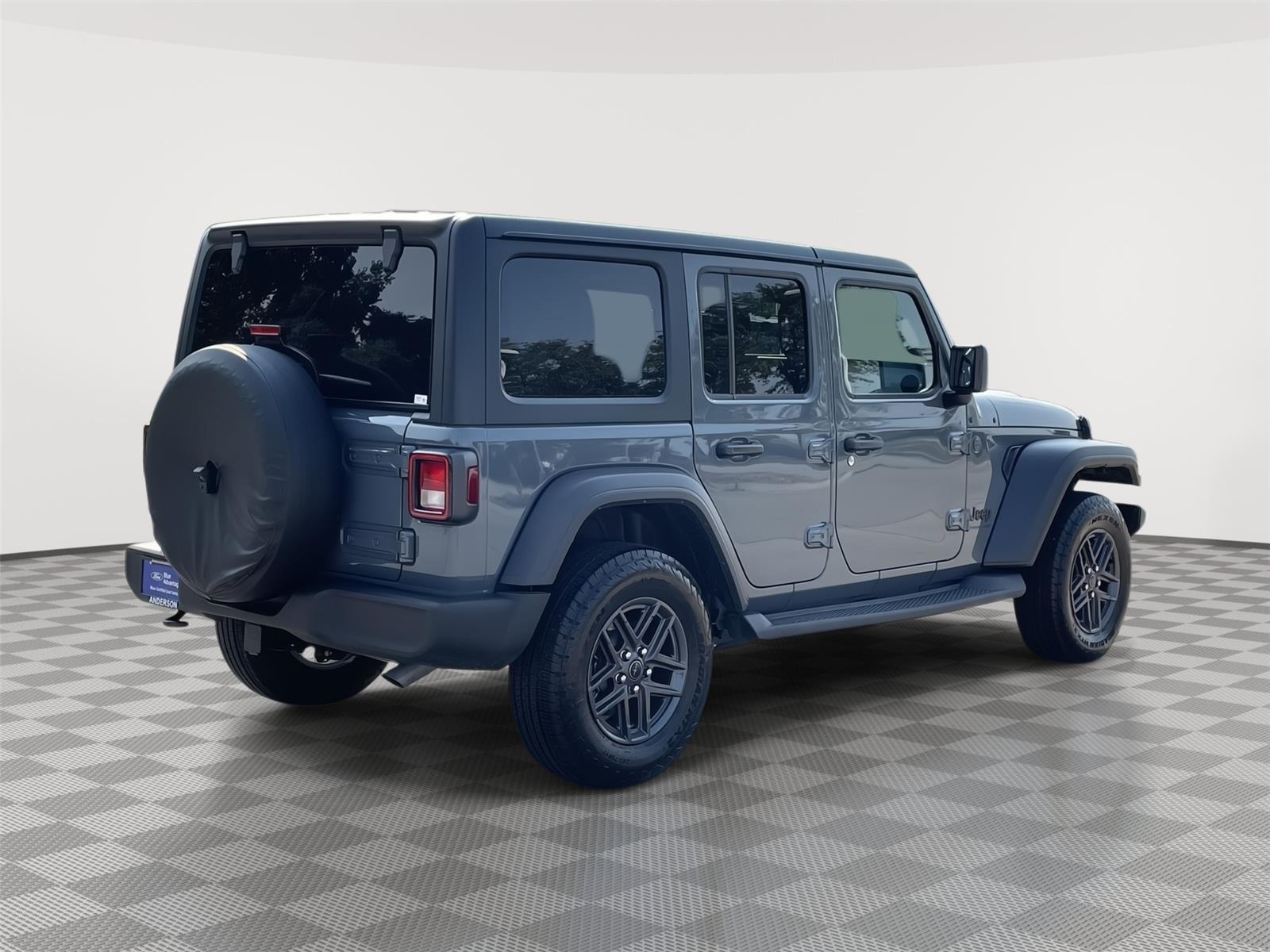 Vehicle photo 7