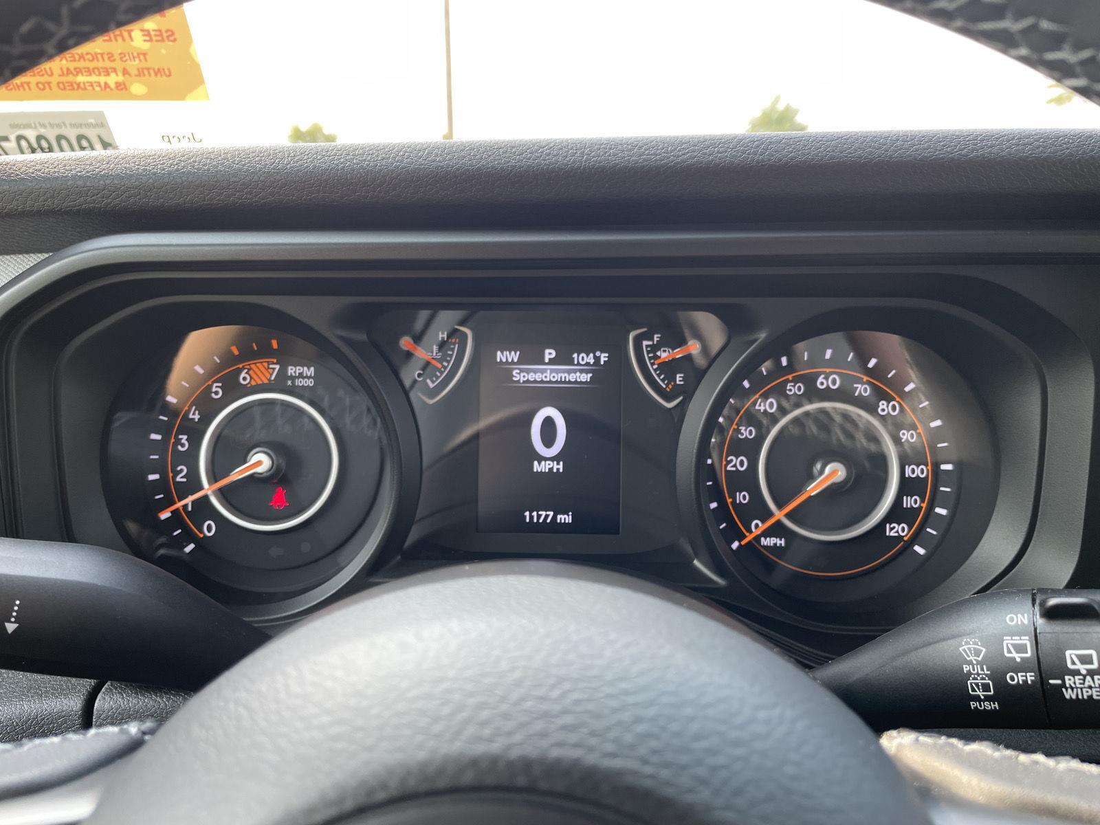 Vehicle photo 15