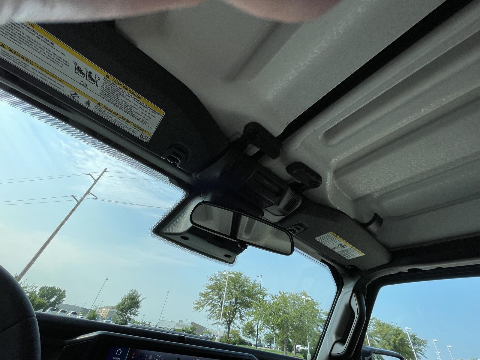 Vehicle photo 21