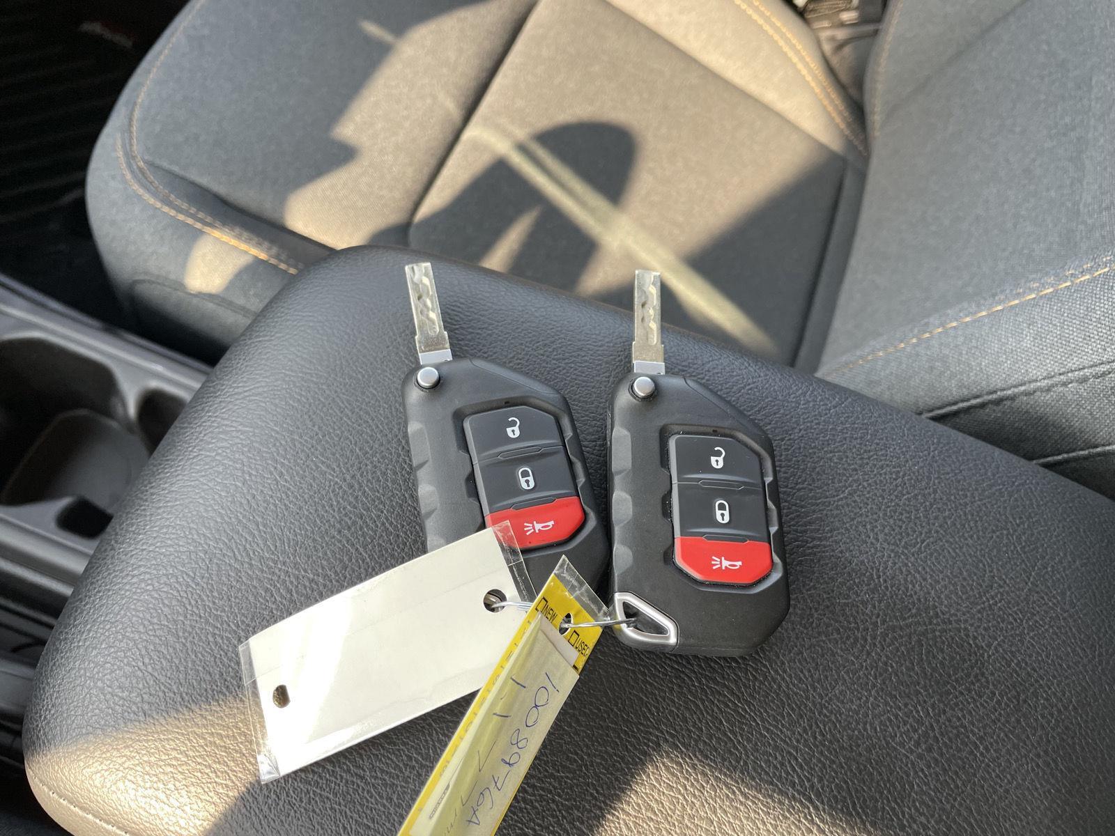 Vehicle photo 33