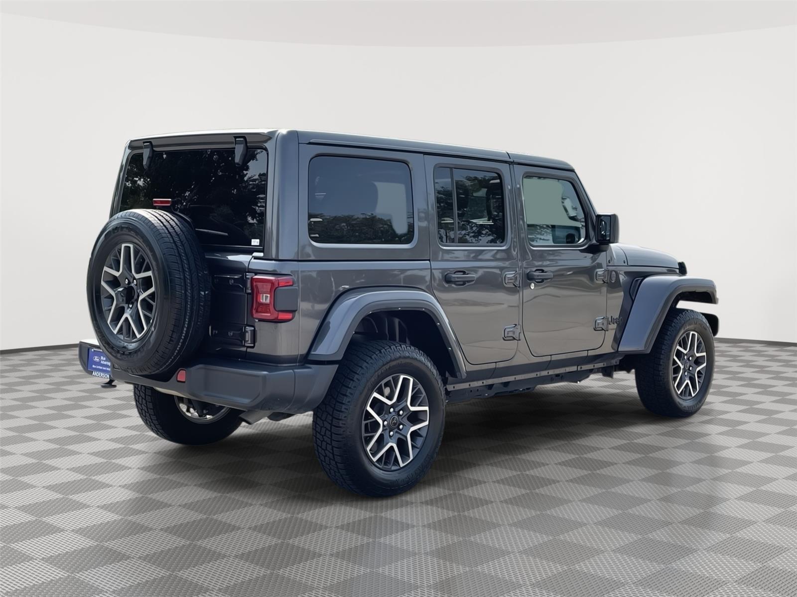 Vehicle photo 7