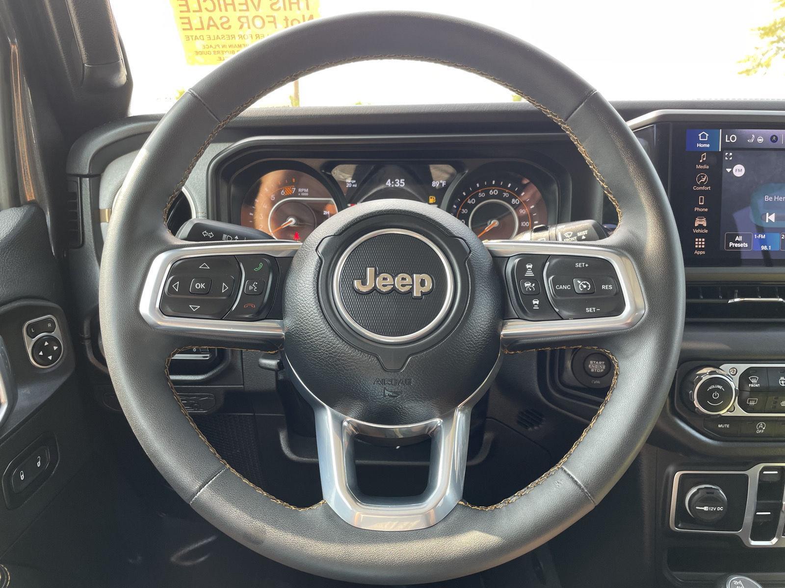 Vehicle photo 12