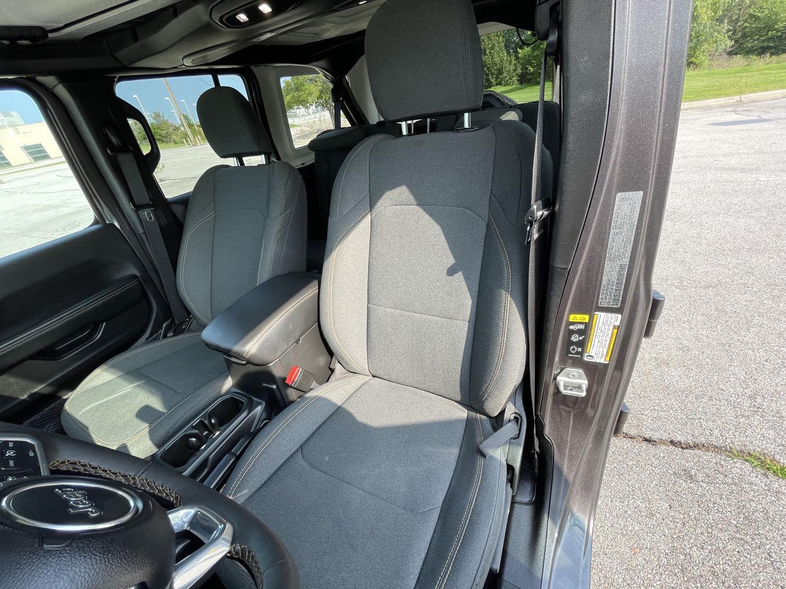 Vehicle photo 18