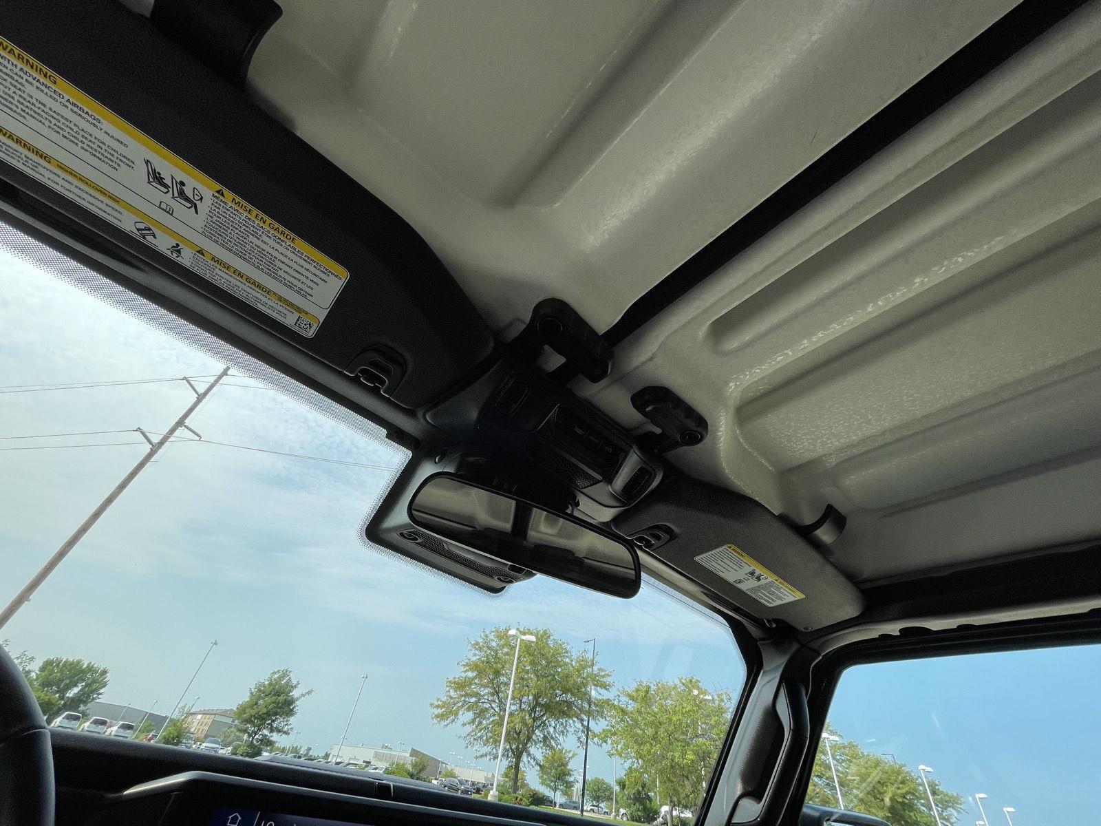 Vehicle photo 21