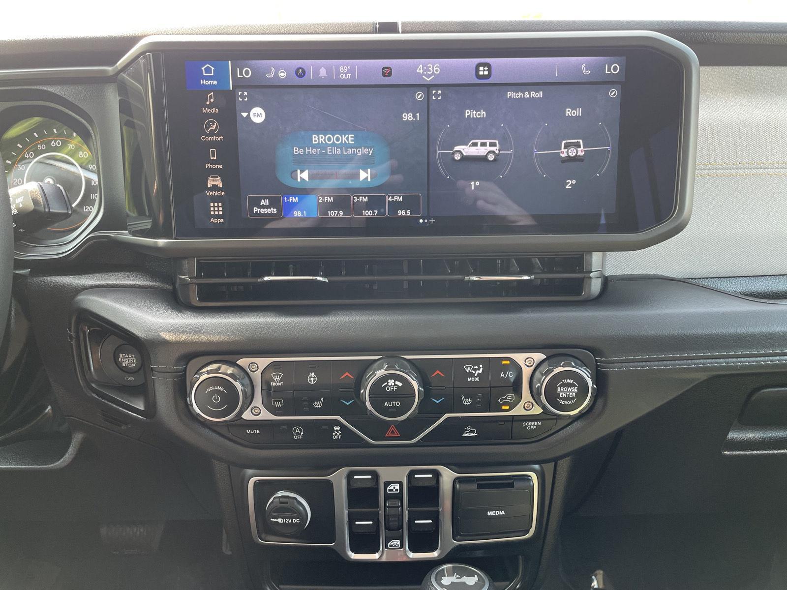 Vehicle photo 22