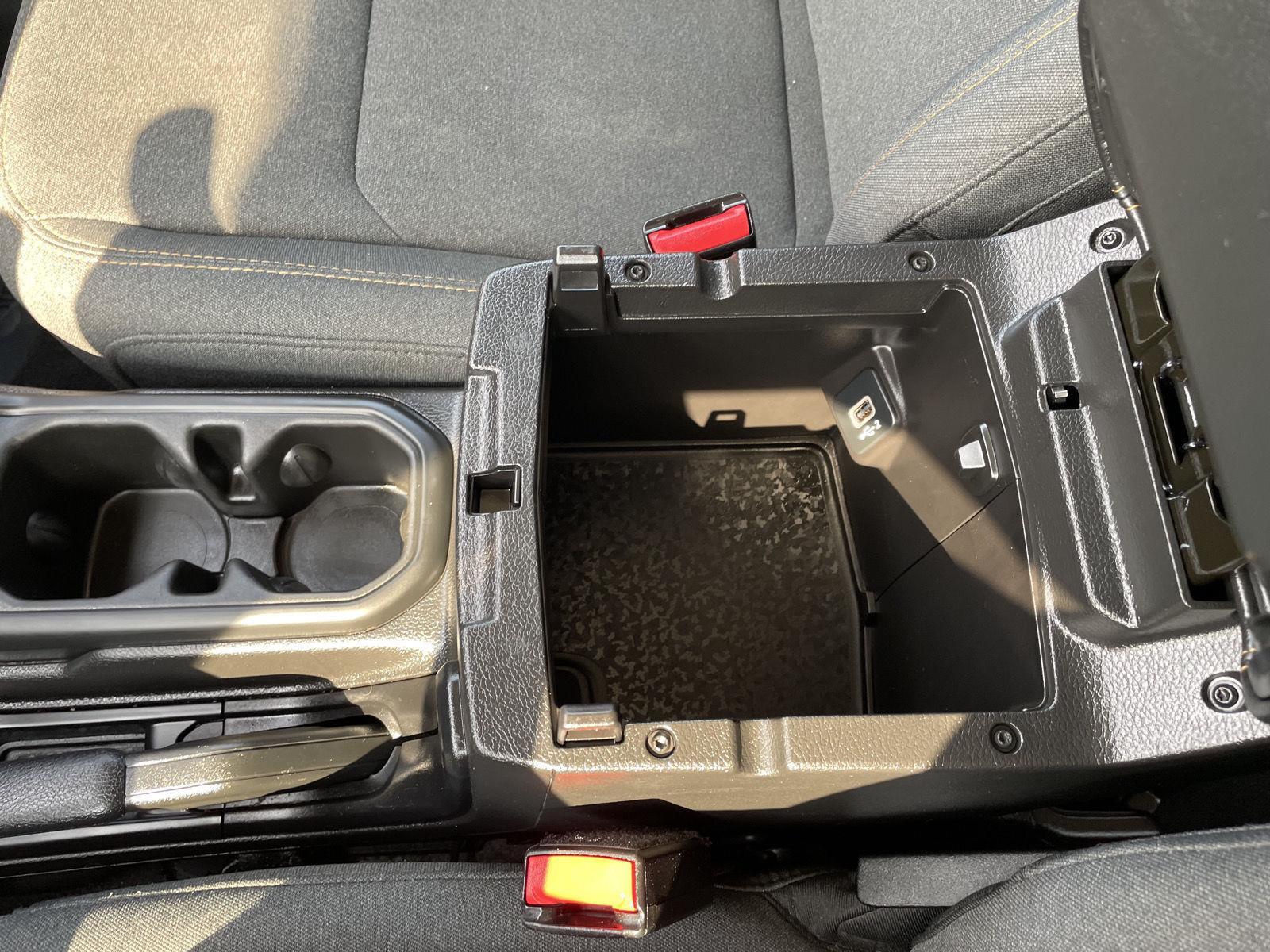 Vehicle photo 30