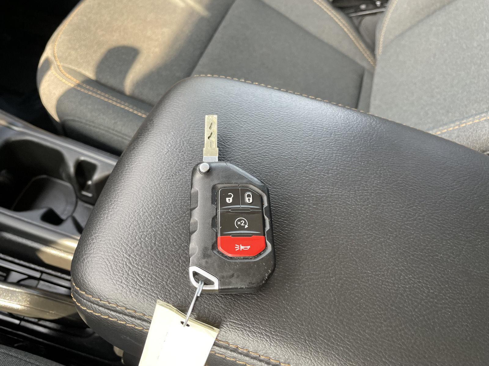 Vehicle photo 36