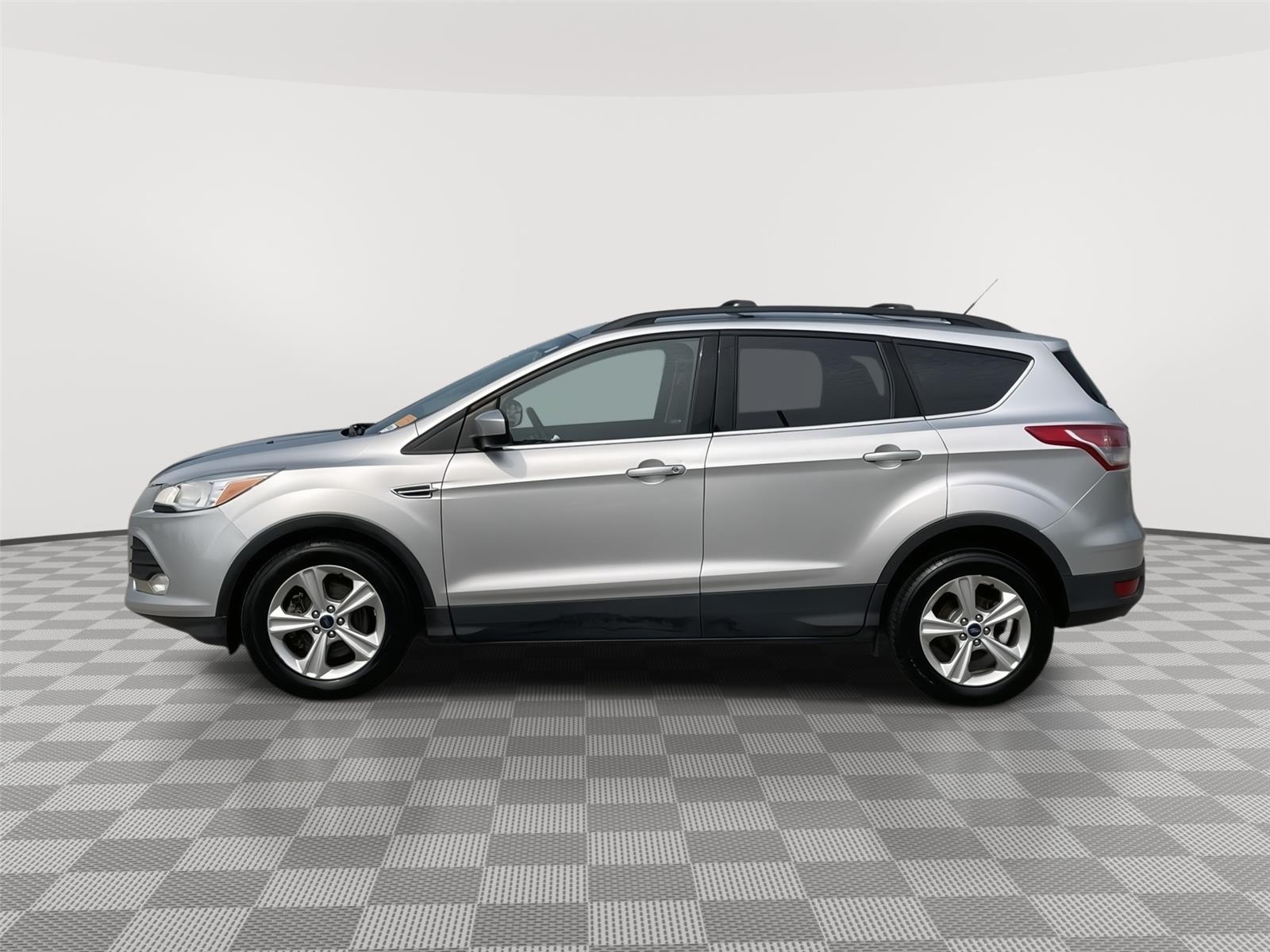Vehicle photo 2