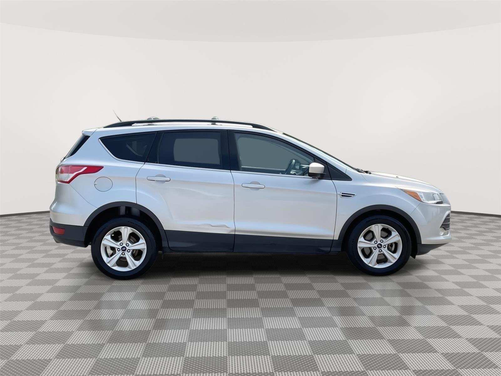 Vehicle photo 6