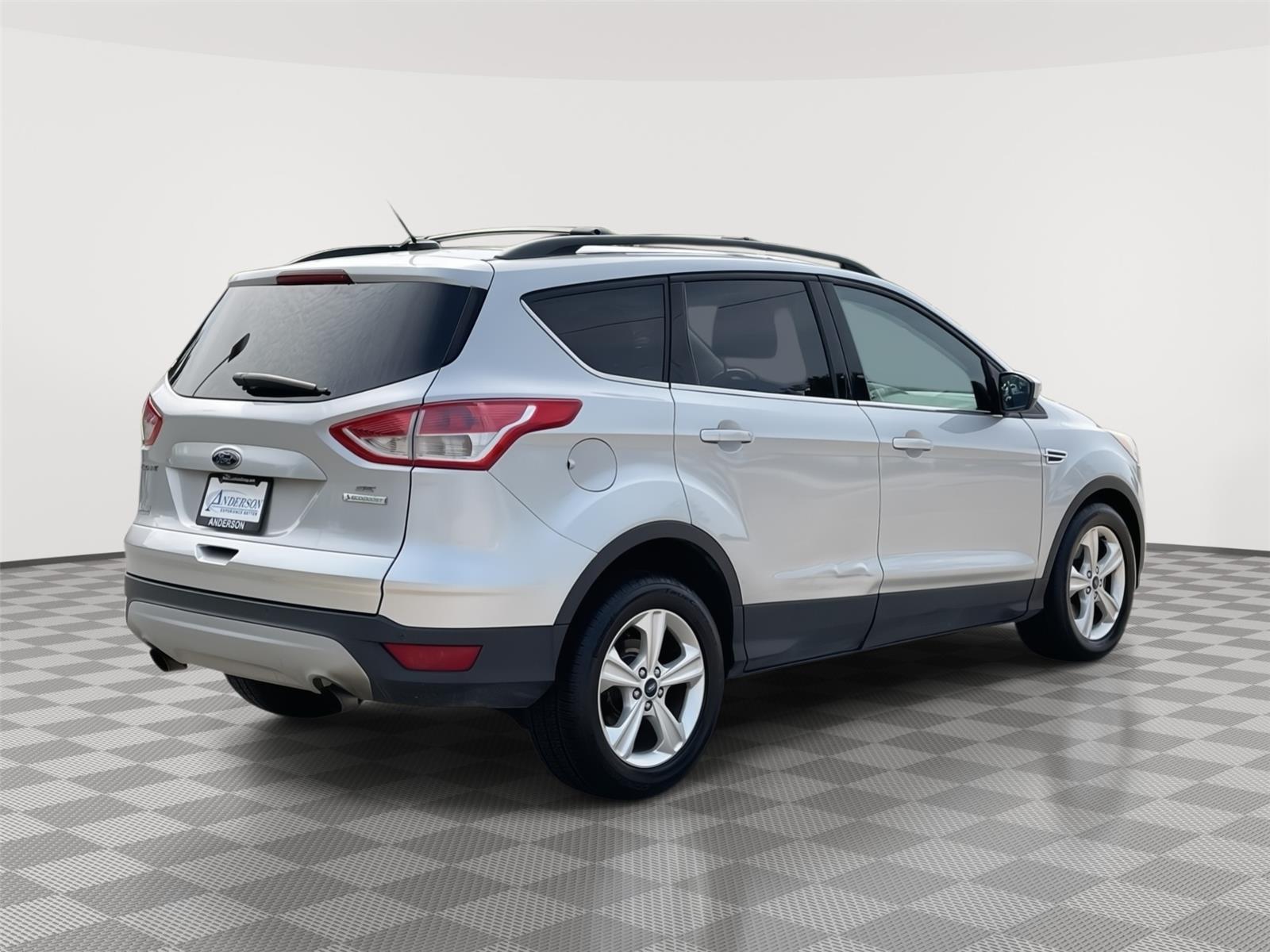 Vehicle photo 7