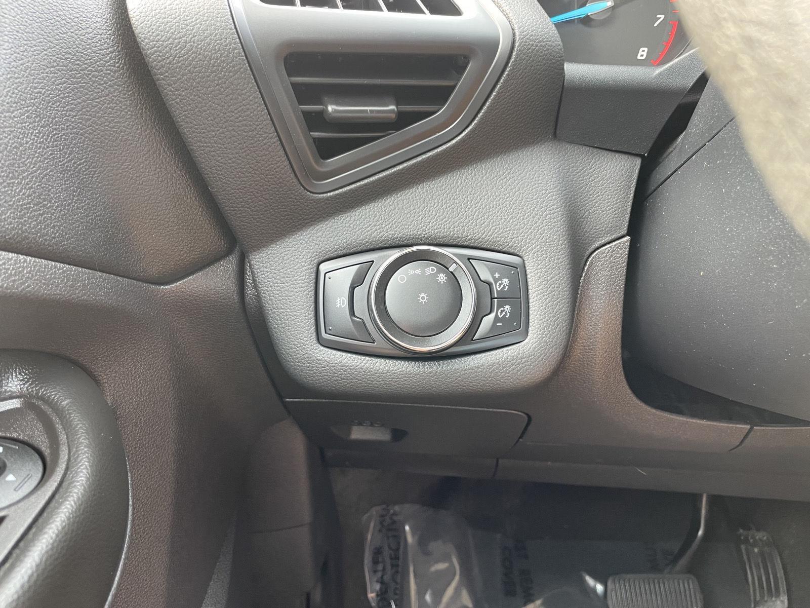 Vehicle photo 16