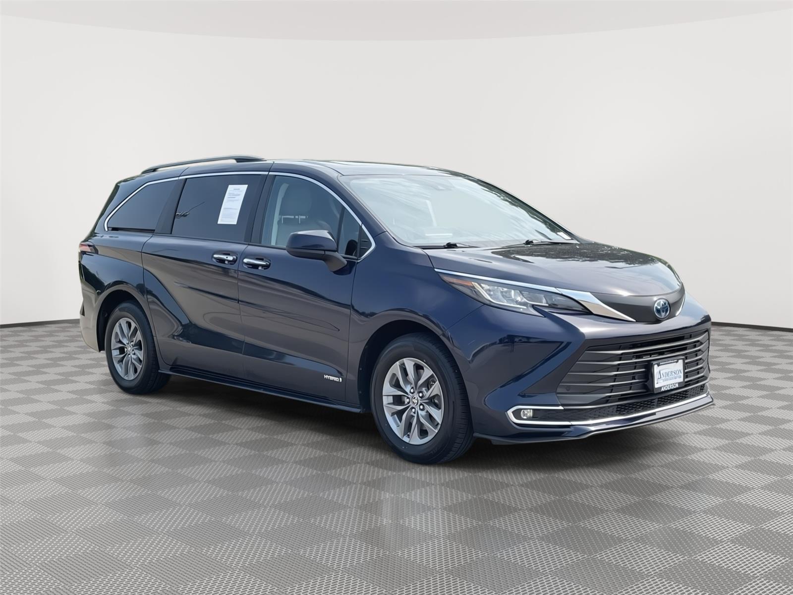 Vehicle photo 5