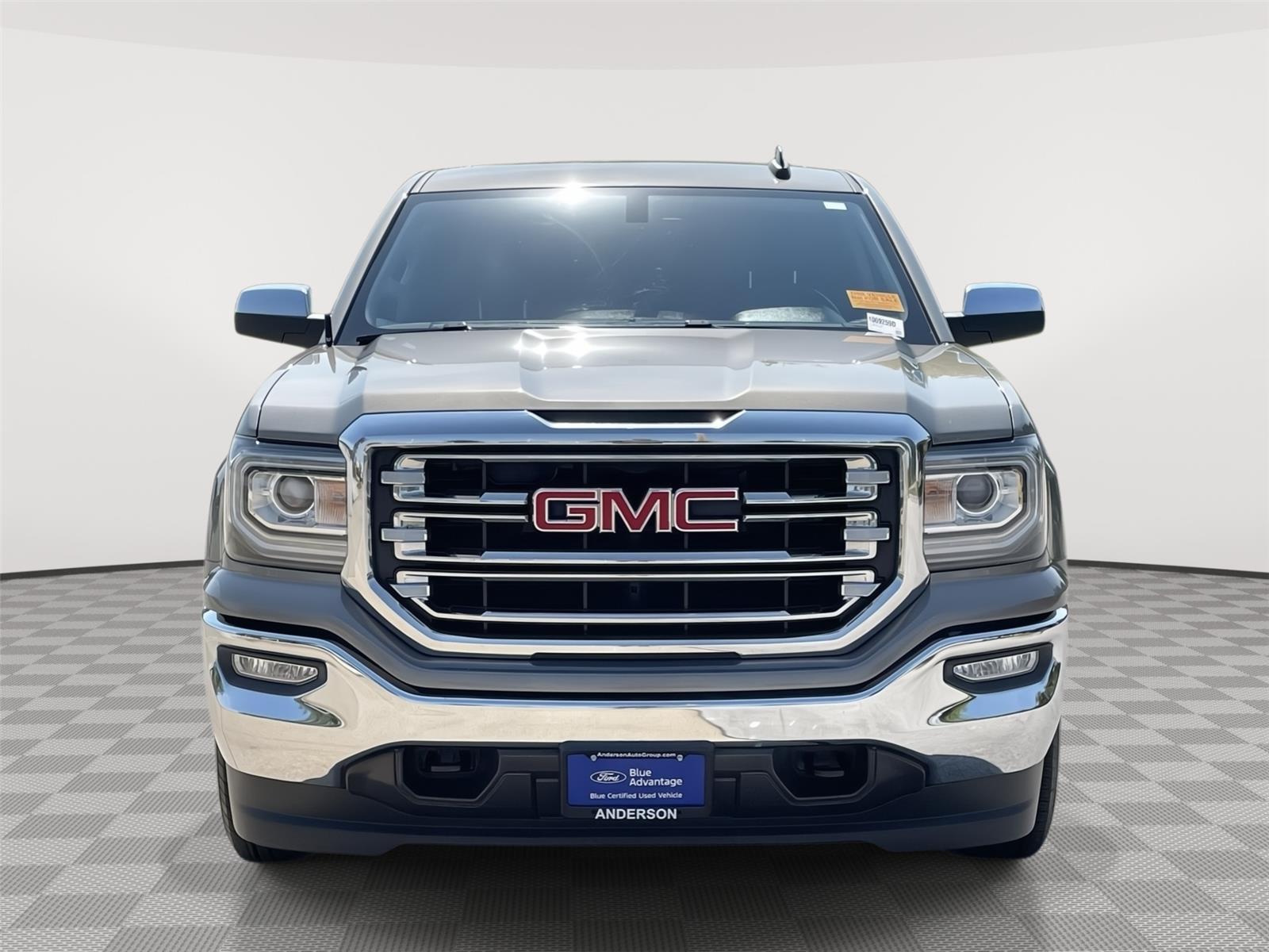 Vehicle photo 4