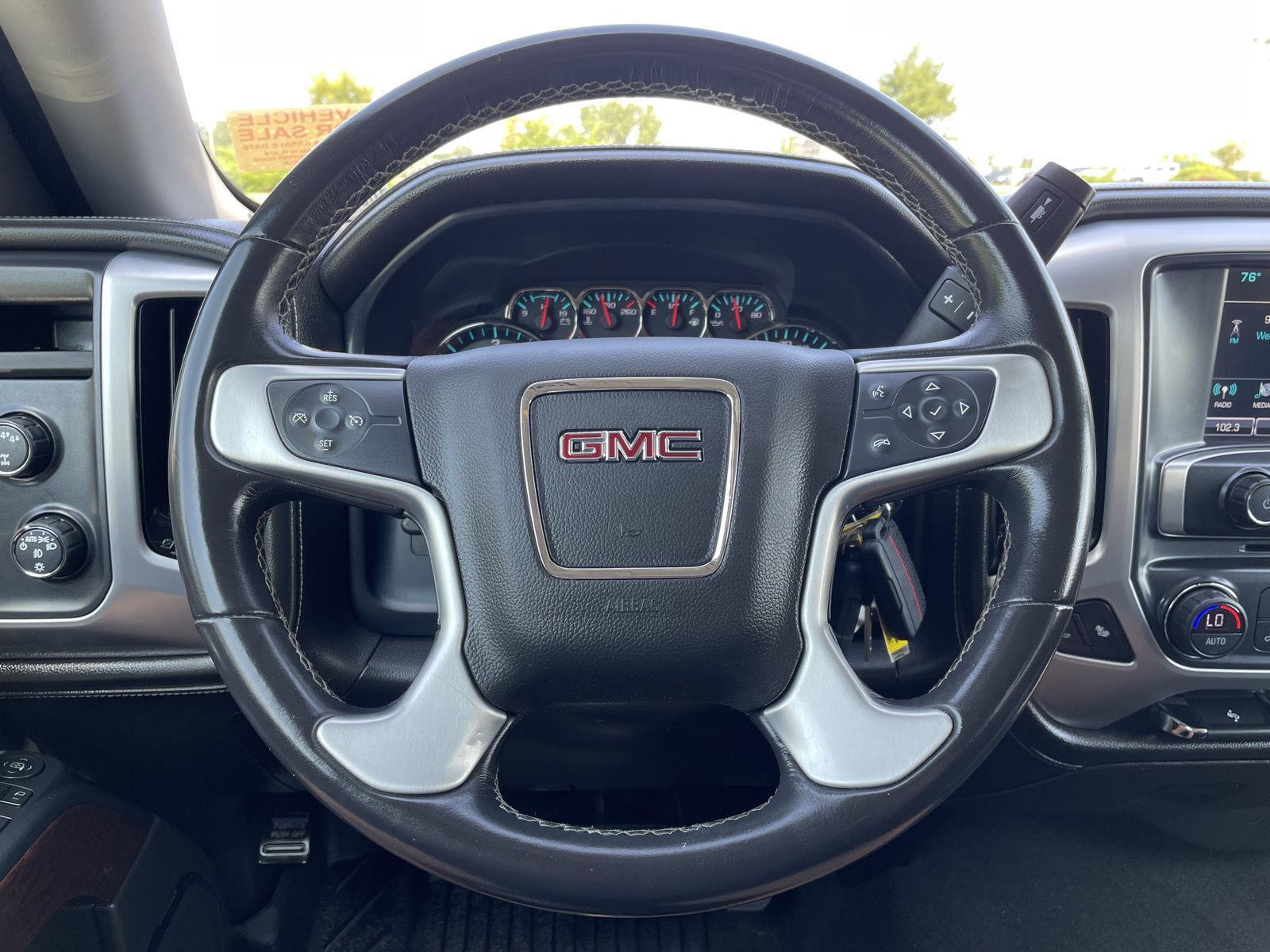 Vehicle photo 12