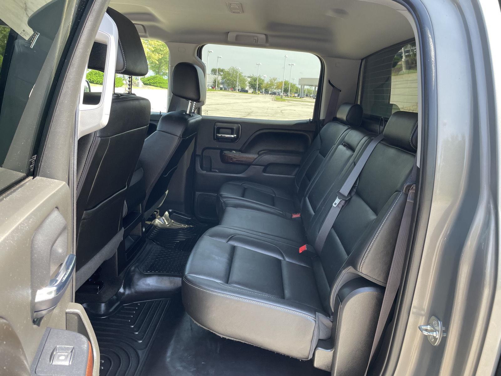 Vehicle photo 20