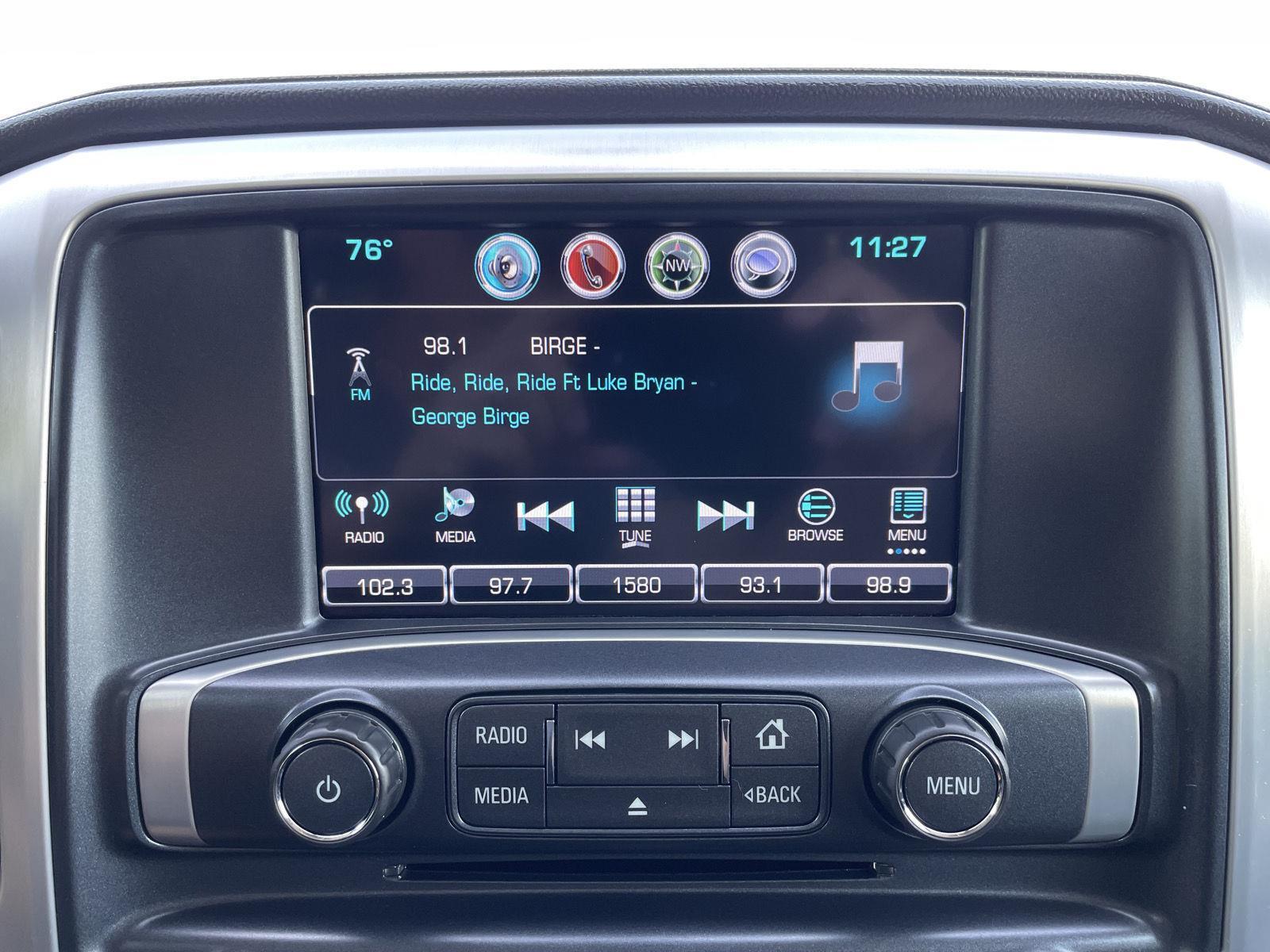 Vehicle photo 24