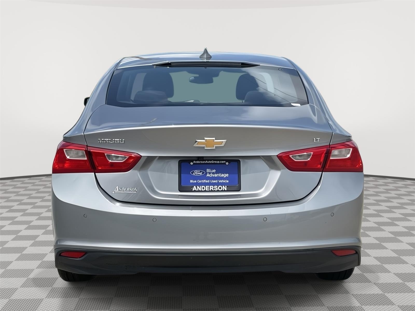 Vehicle photo 8