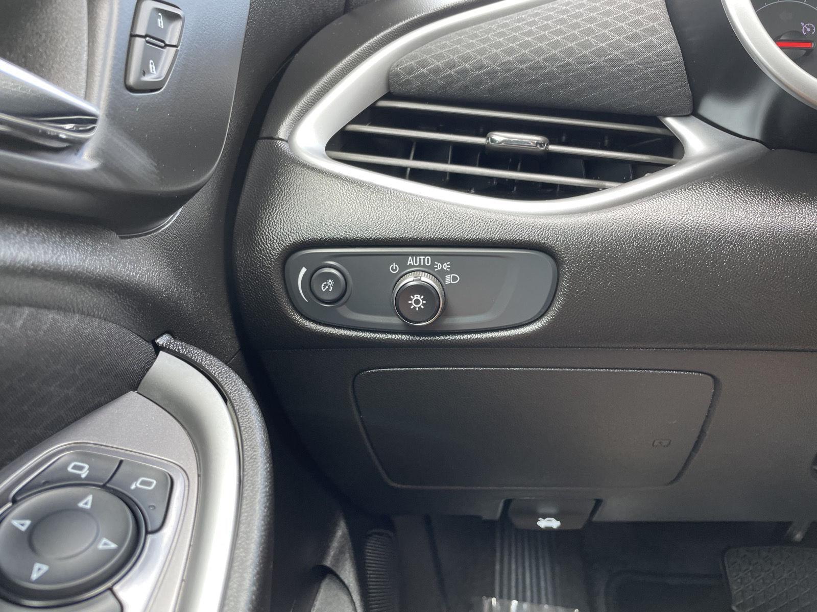 Vehicle photo 16