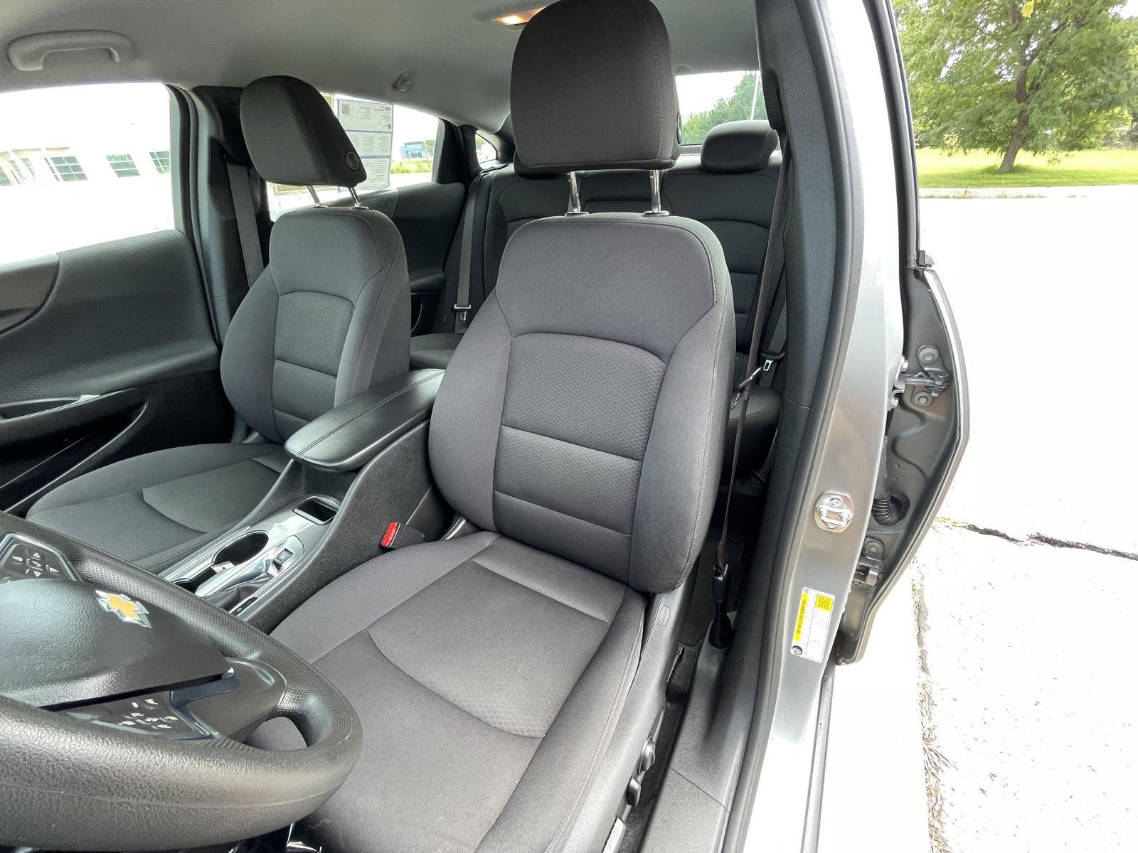 Vehicle photo 18