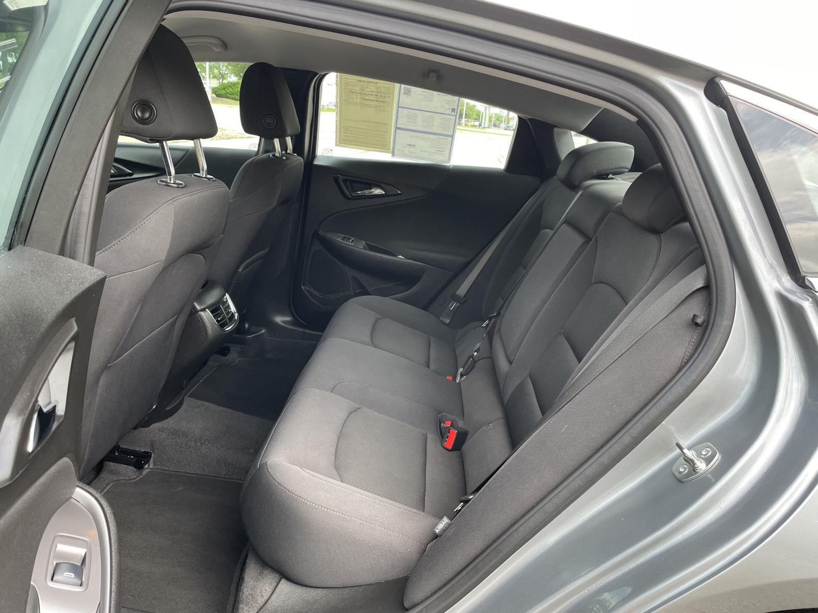 Vehicle photo 20