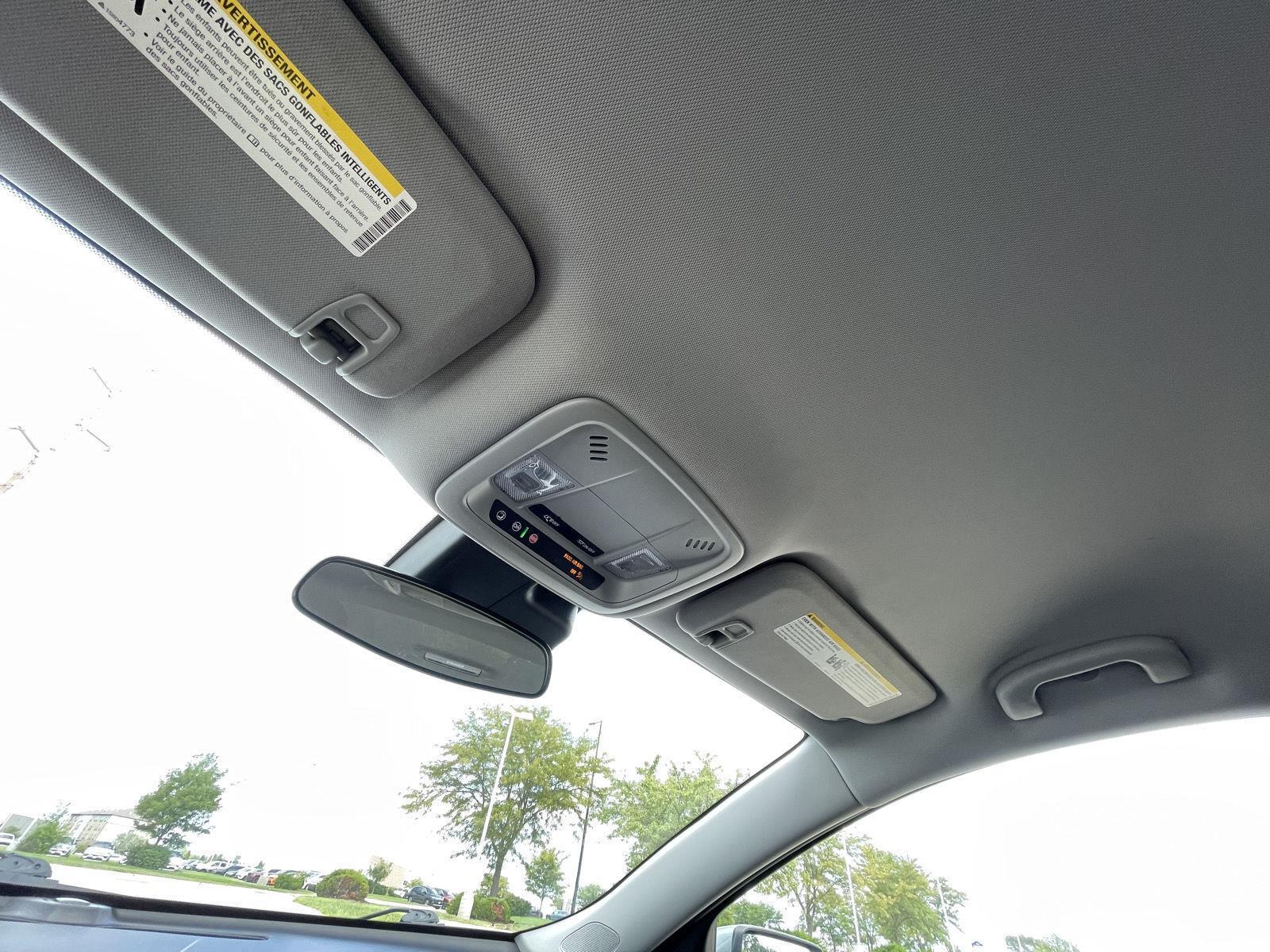 Vehicle photo 21