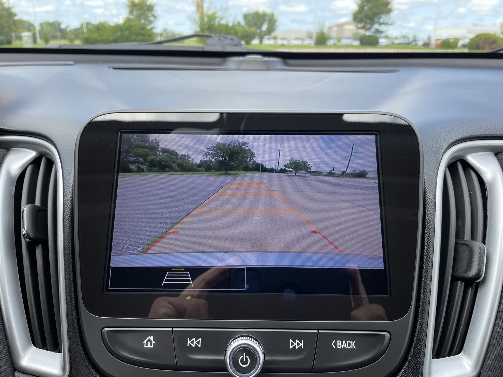 Vehicle photo 23