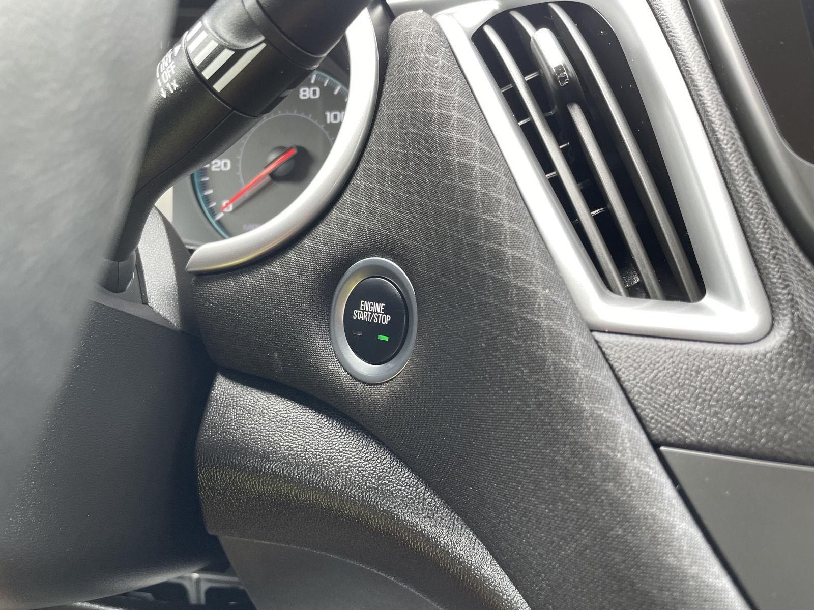 Vehicle photo 24