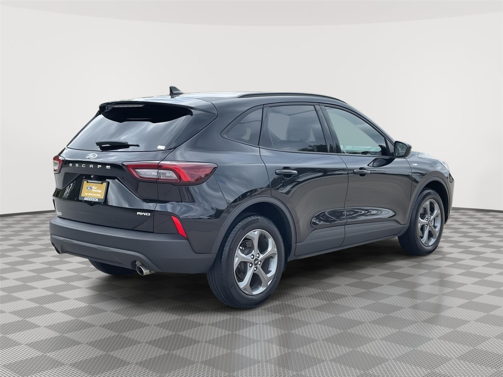 Vehicle photo 7