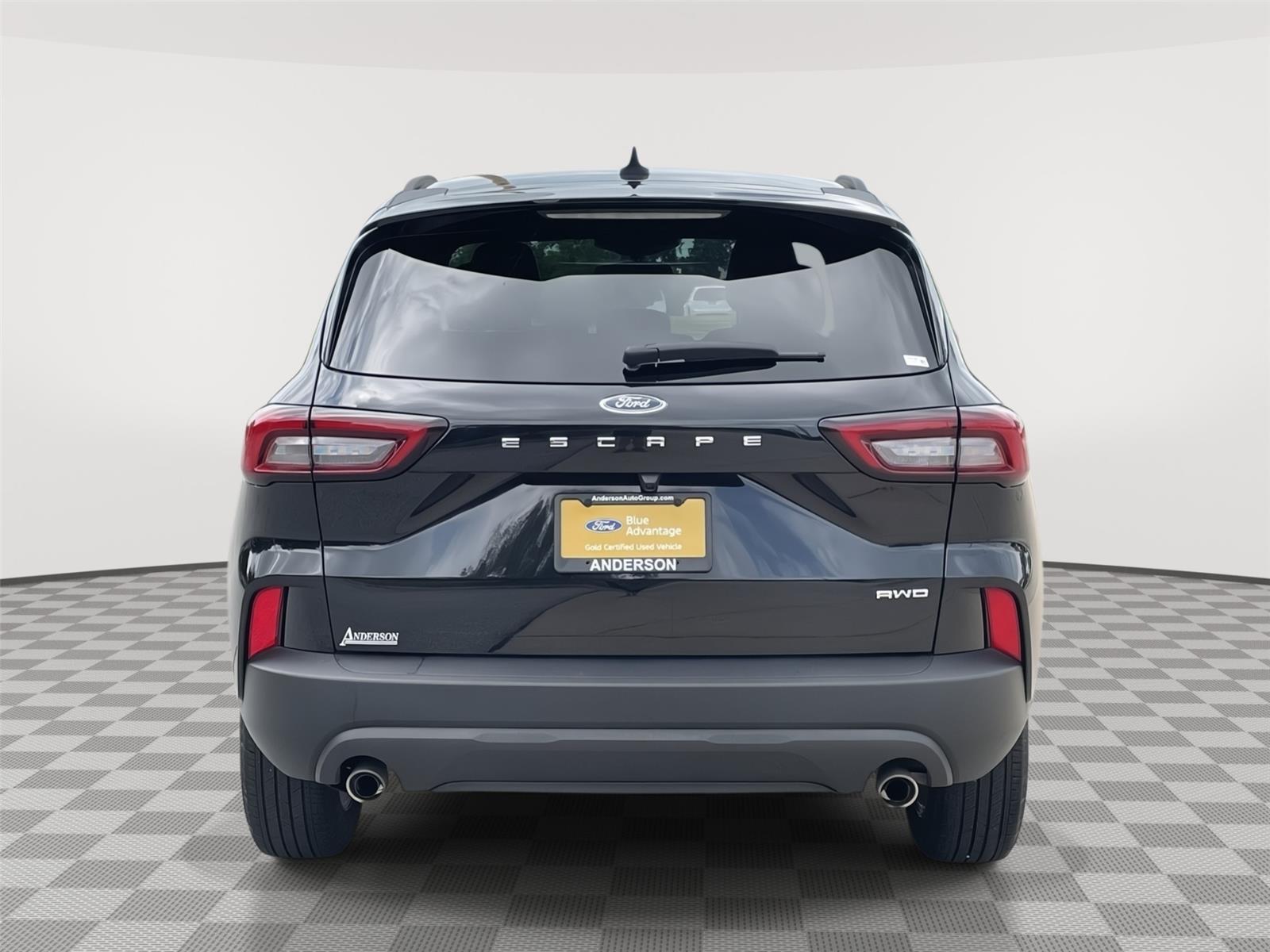 Vehicle photo 8