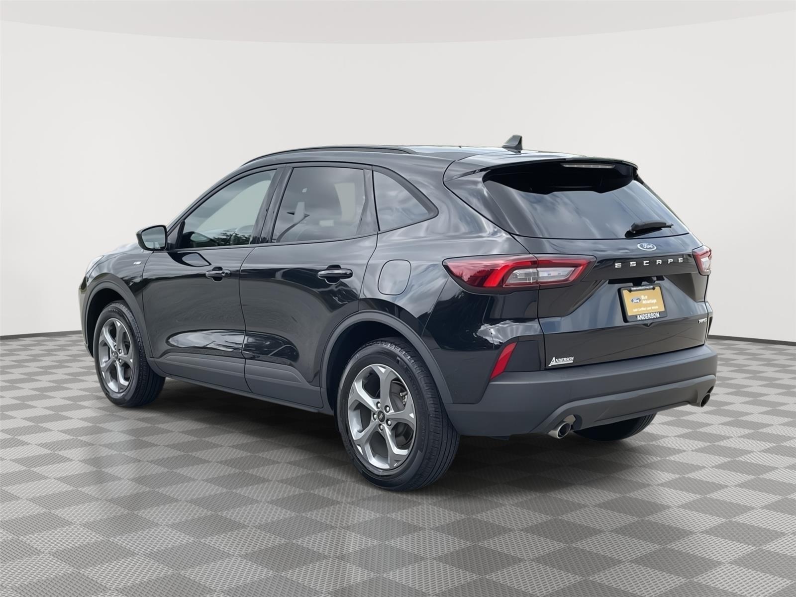 Vehicle photo 9
