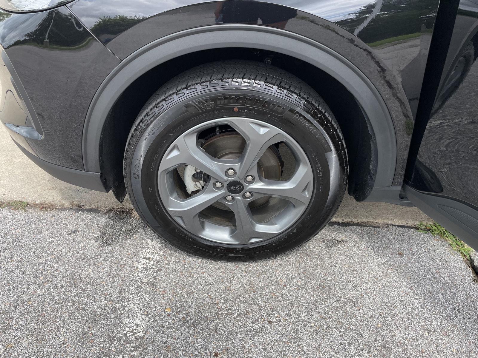 Vehicle photo 10