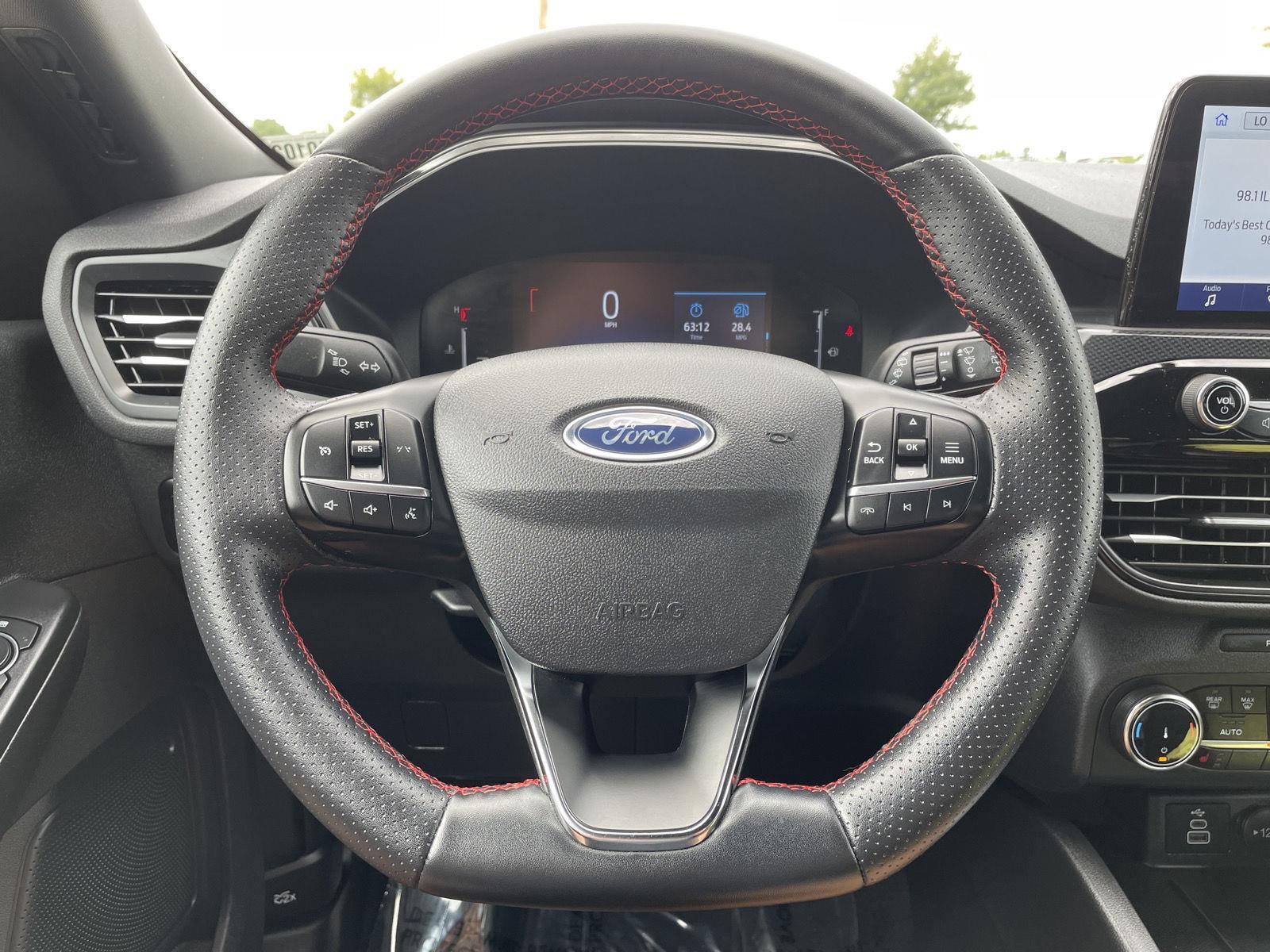 Vehicle photo 12