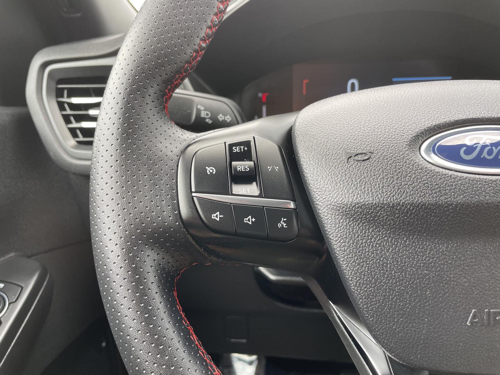 Vehicle photo 13