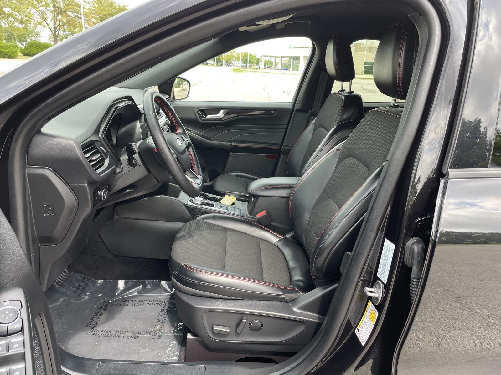 Vehicle photo 17