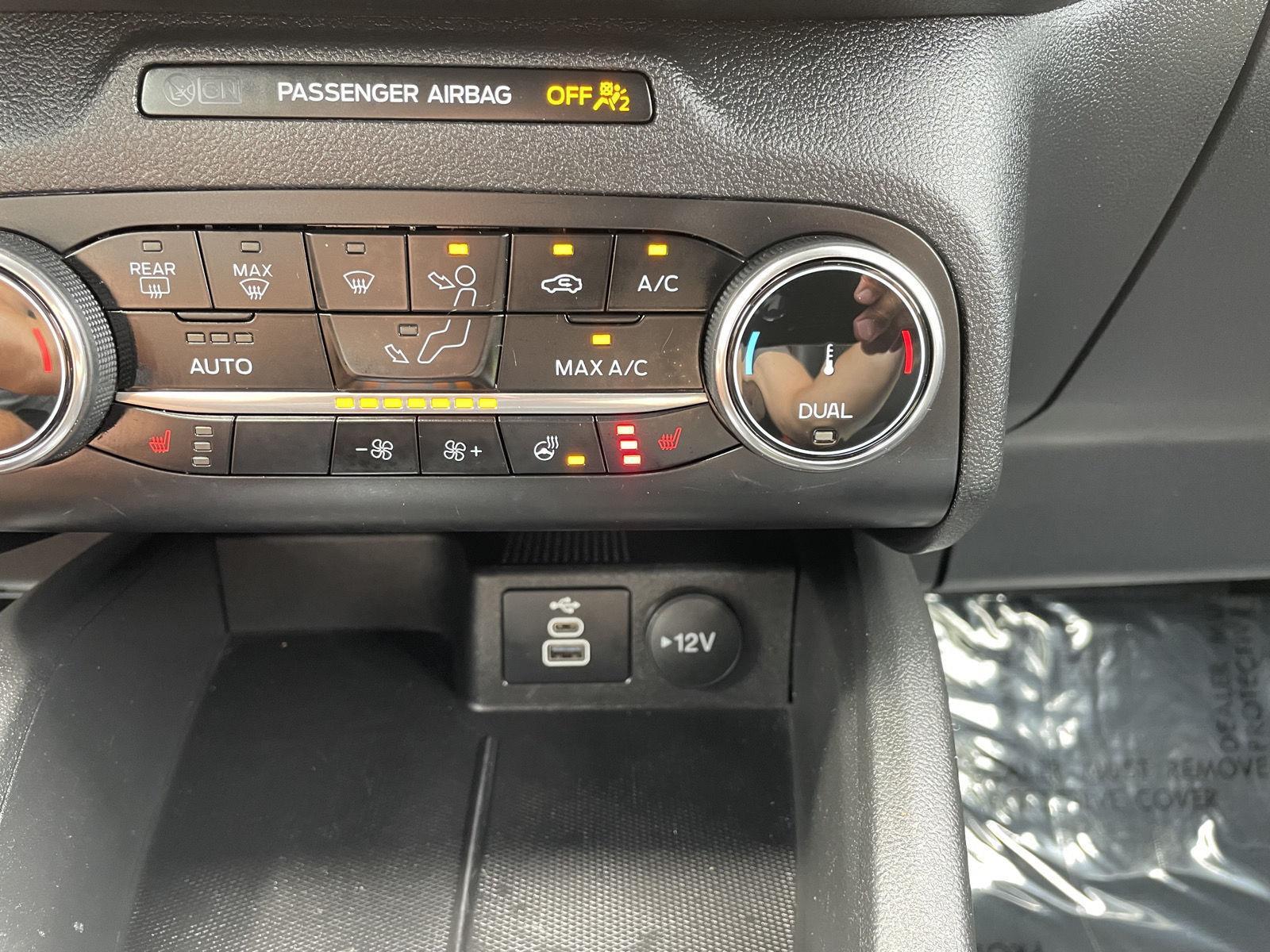Vehicle photo 27