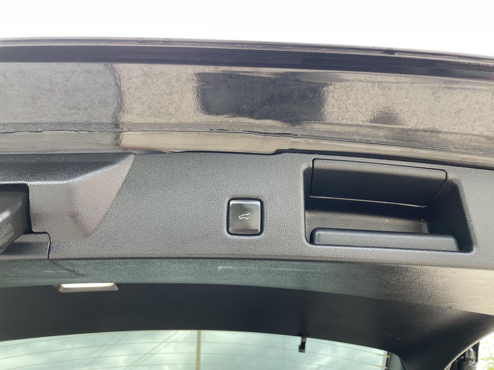 Vehicle photo 36