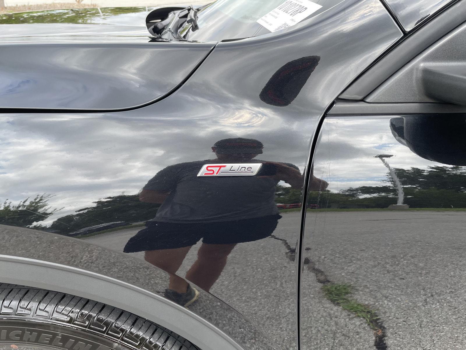 Vehicle photo 38